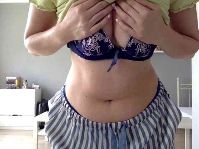 kissMillie webcam