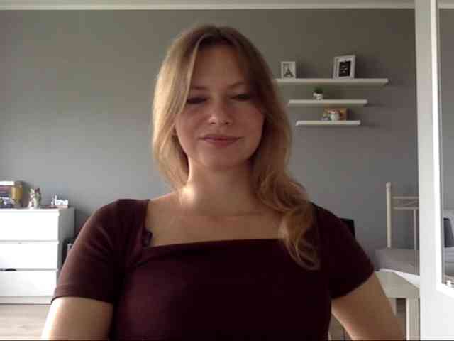 kissMillie webcam
