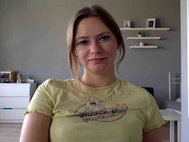 kissMillie webcam