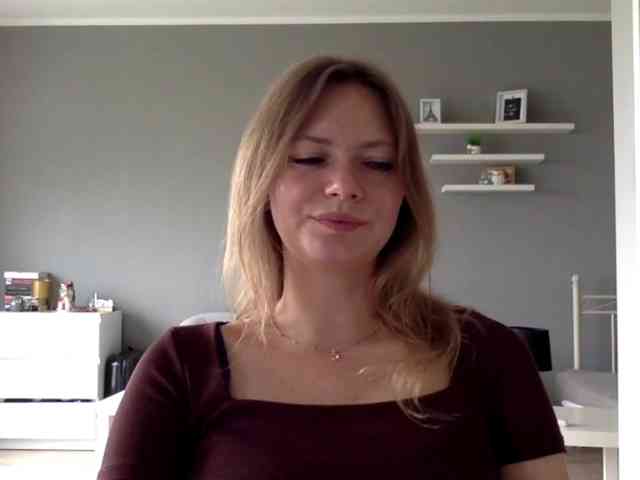 kissMillie webcam