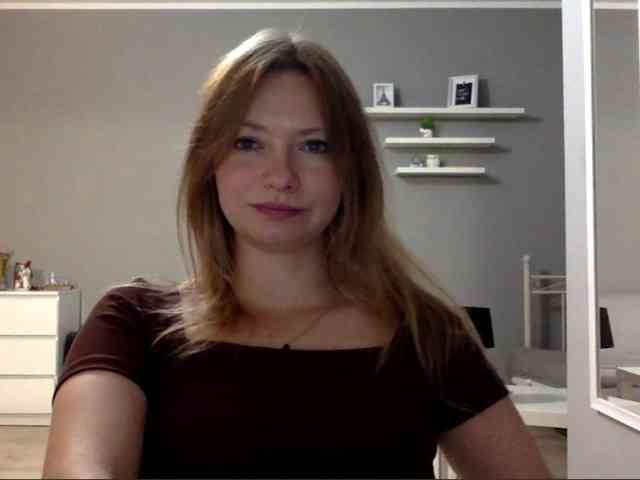 kissMillie webcam