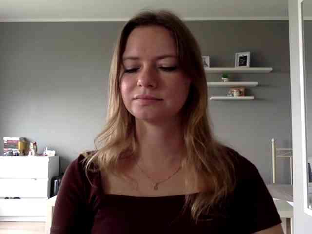 kissMillie webcam