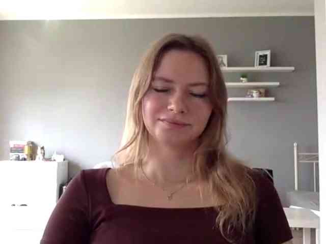 kissMillie webcam