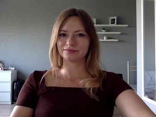 kissMillie webcam