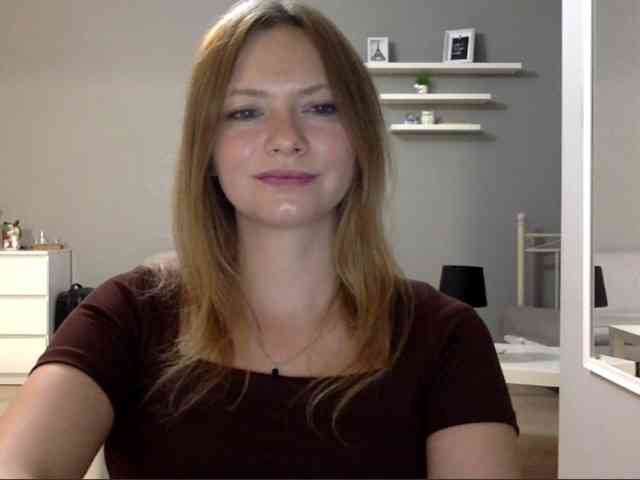 kissMillie webcam