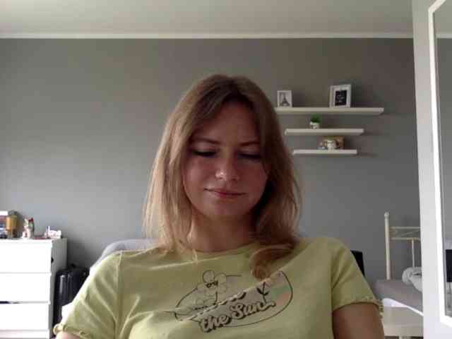 kissMillie webcam