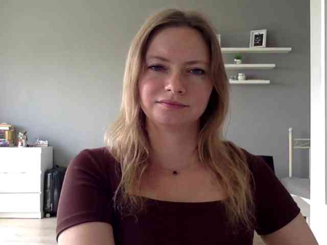 kissMillie webcam