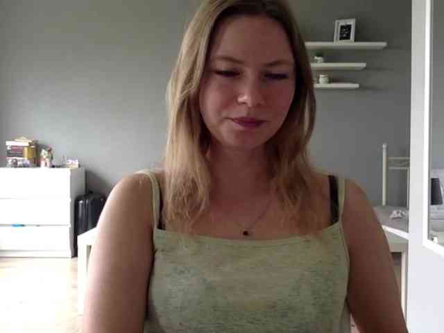 kissMillie webcam