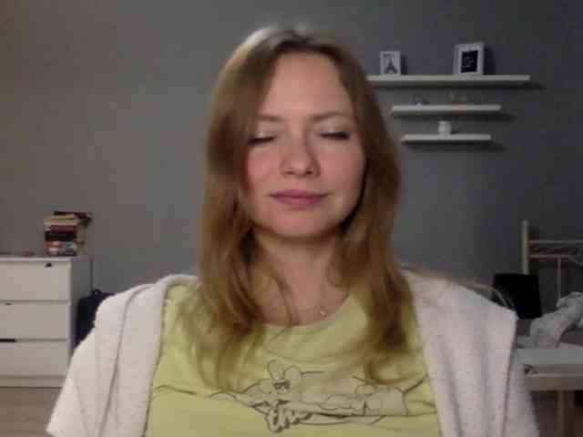 kissMillie webcam