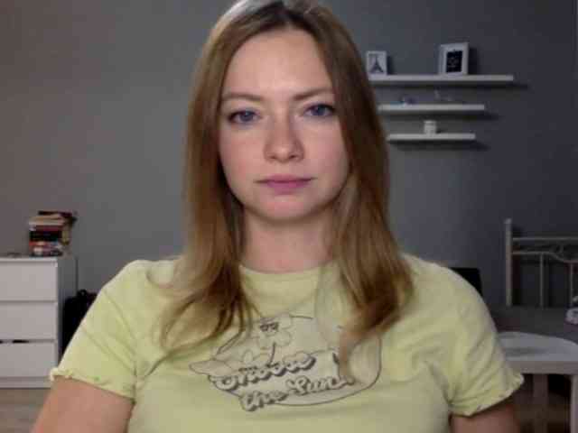 kissMillie webcam