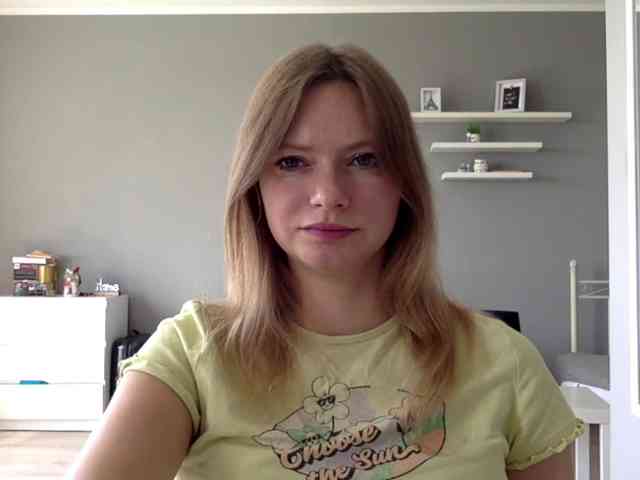kissMillie webcam
