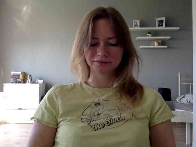 kissMillie webcam