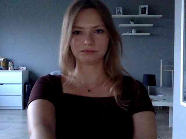 kissMillie webcam