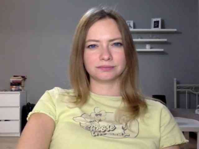 kissMillie webcam