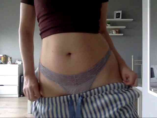 kissMillie webcam