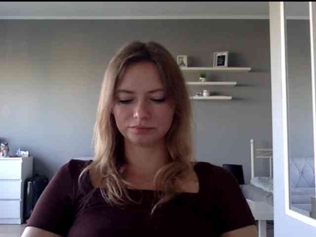 kissMillie webcam