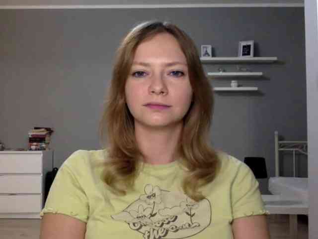 kissMillie webcam