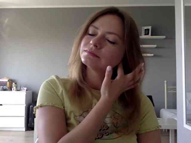 kissMillie webcam