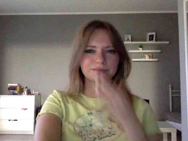 kissMillie webcam