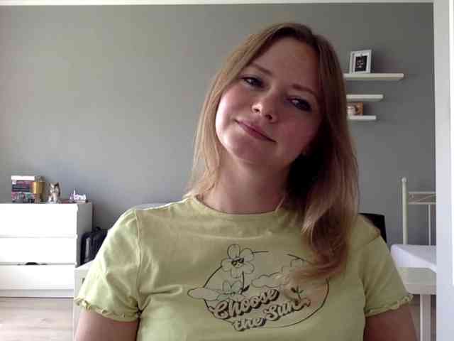 kissMillie webcam