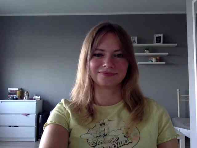 kissMillie webcam