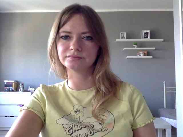 kissMillie webcam