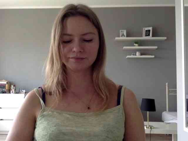 kissMillie webcam