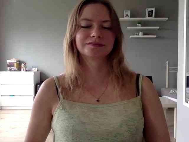 kissMillie webcam