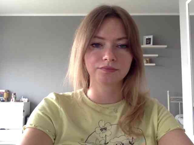 kissMillie webcam