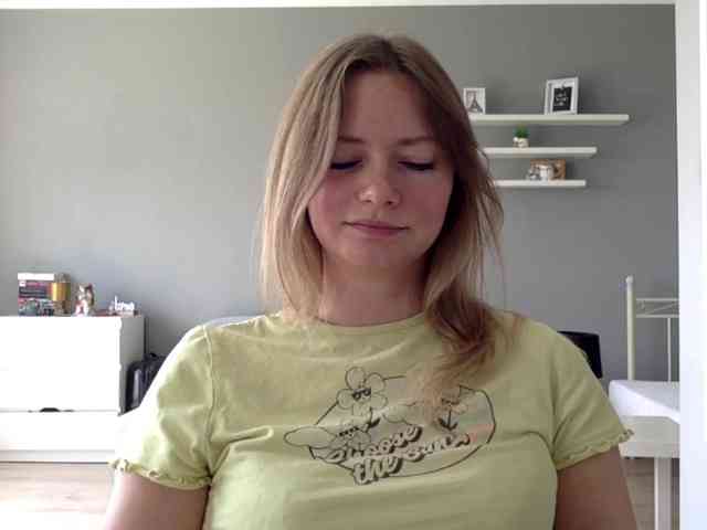 kissMillie webcam