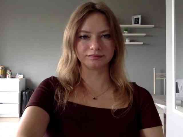 kissMillie webcam