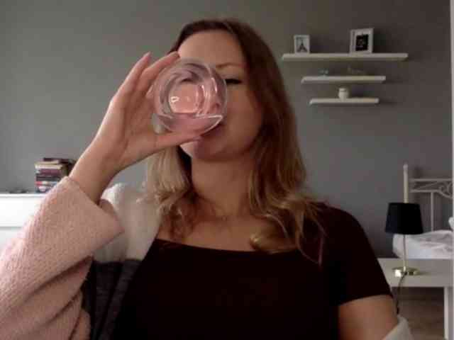 kissMillie webcam