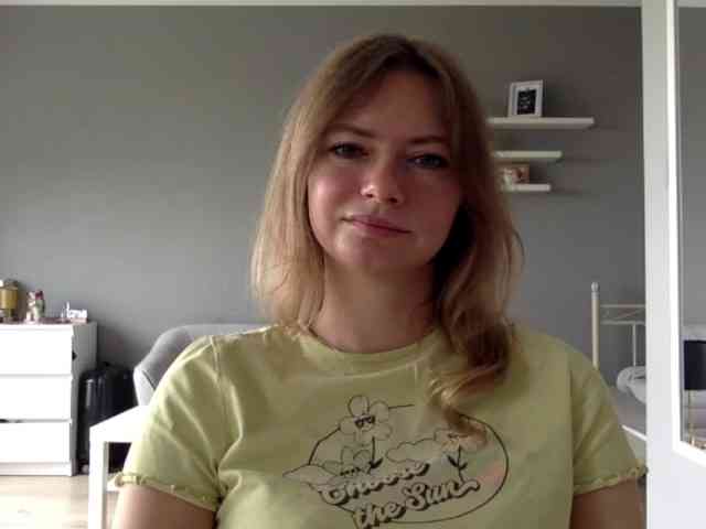 kissMillie webcam