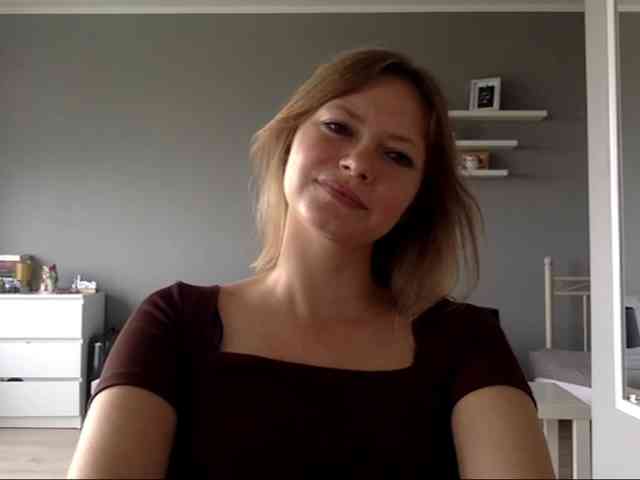 kissMillie webcam