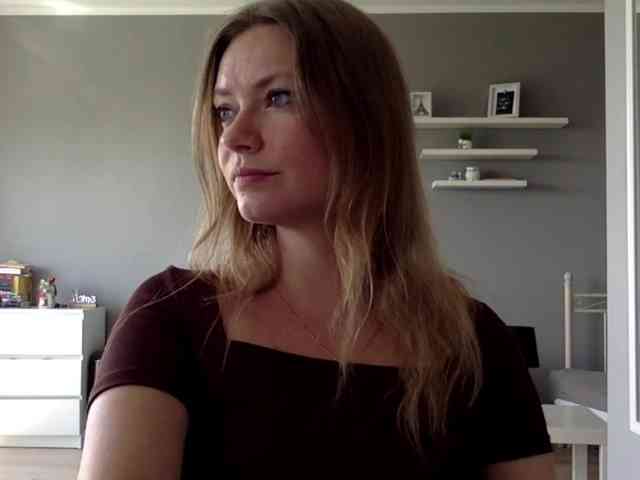 kissMillie webcam