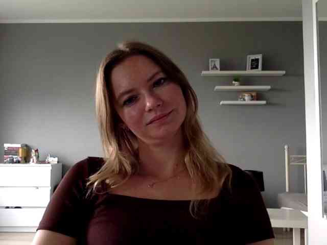 kissMillie webcam