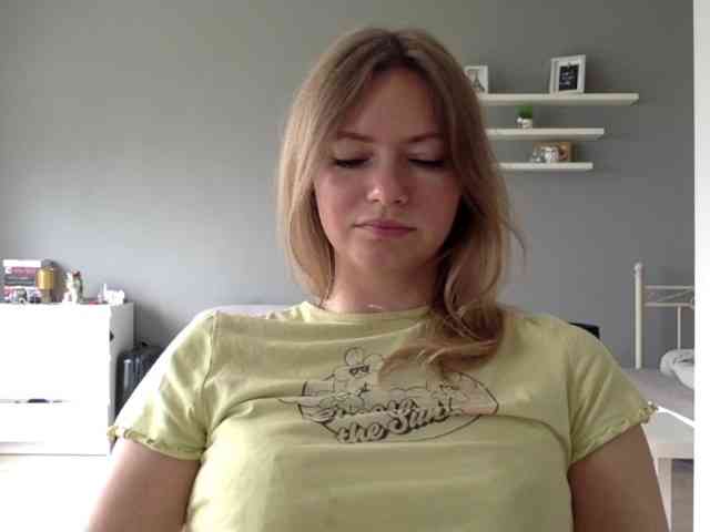 kissMillie webcam