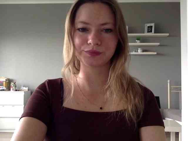 kissMillie webcam
