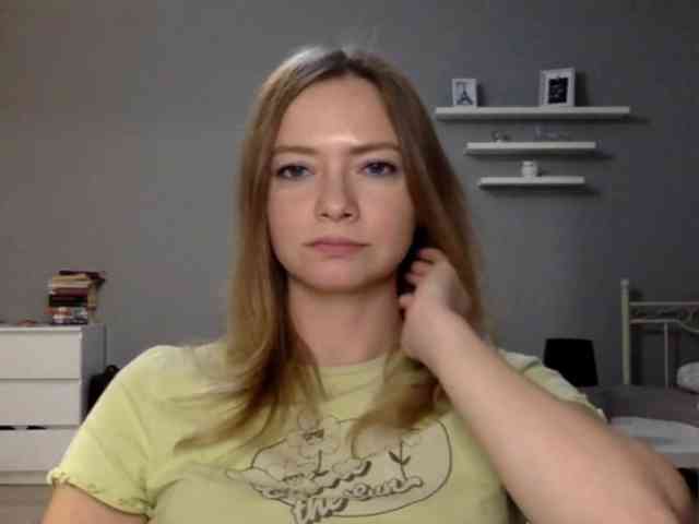 kissMillie webcam