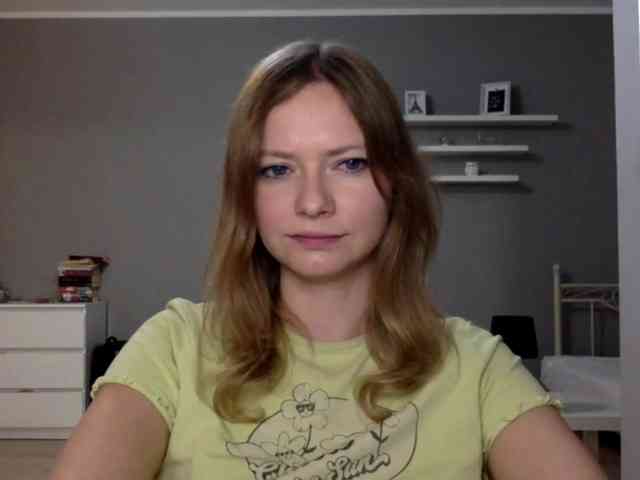 kissMillie webcam