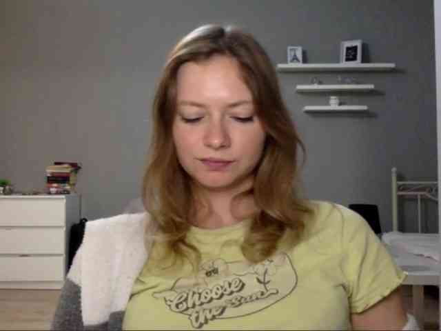 kissMillie webcam