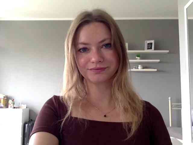 kissMillie webcam