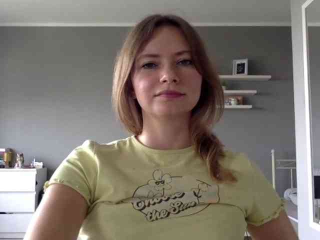 kissMillie webcam