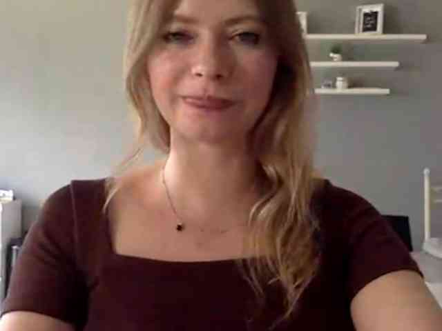 kissMillie webcam