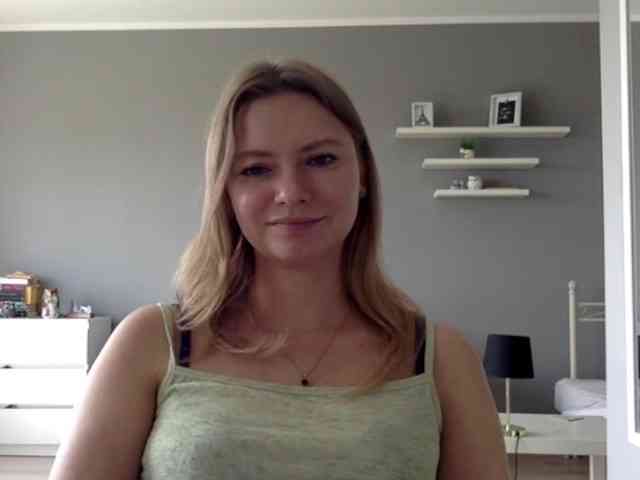 kissMillie webcam