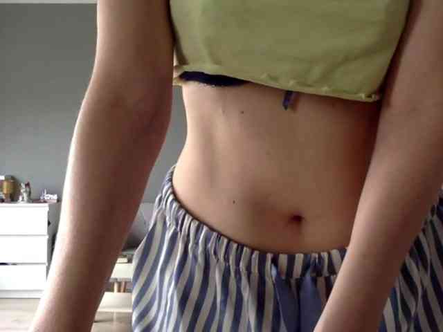 kissMillie webcam