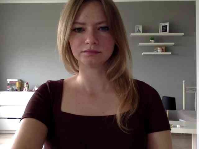kissMillie webcam