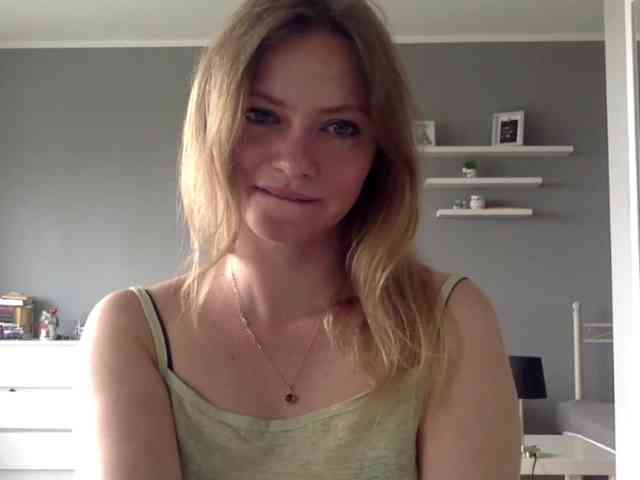 kissMillie webcam