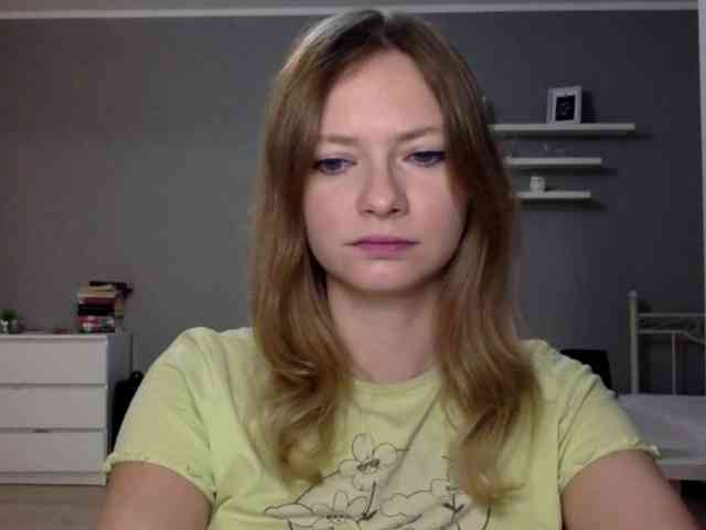 kissMillie webcam