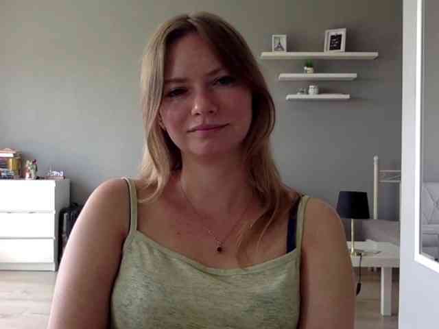 kissMillie webcam